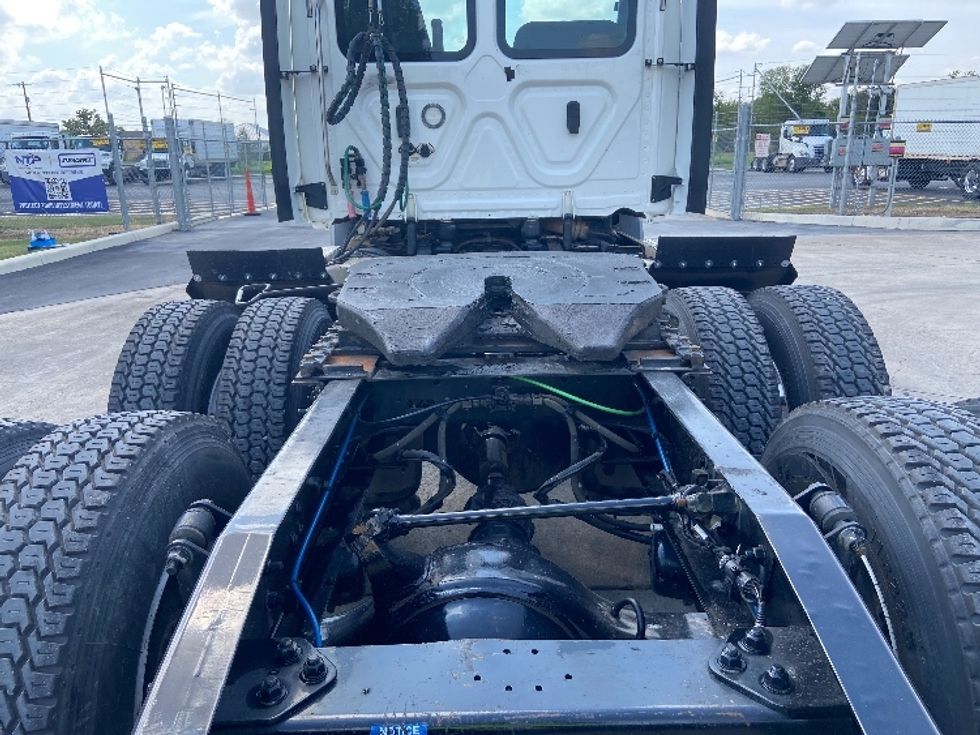 Day Cab Tractor-Heavy Duty Tractors-Freightliner-2020-T11664ST-San Antonio-TX-238,236\n\t\tmiles-$ 59,000 - Image 6