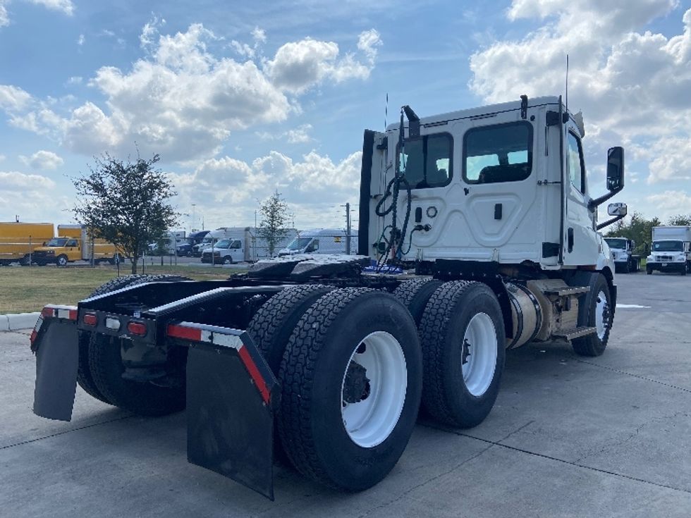 Day Cab Tractor-Heavy Duty Tractors-Freightliner-2020-T11664ST-San Antonio-TX-238,236\n\t\tmiles-$ 59,000 - Image 7