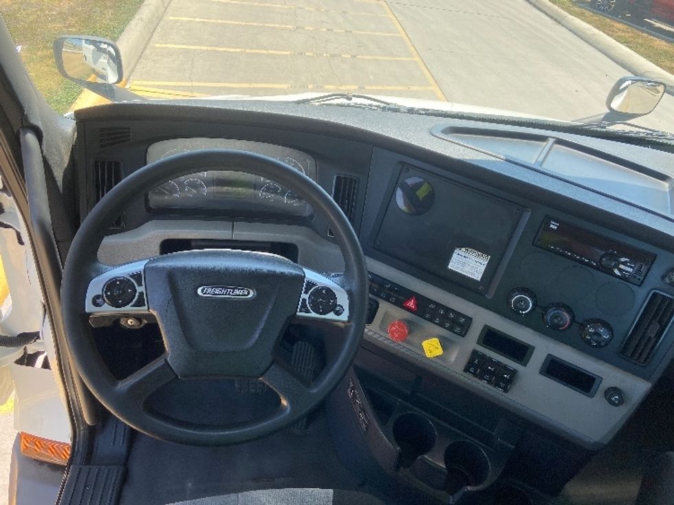 Day Cab Tractor-Heavy Duty Tractors-Freightliner-2020-T11664ST-San Antonio-TX-240,975\n\t\tmiles-$ 58,750 - Image 11