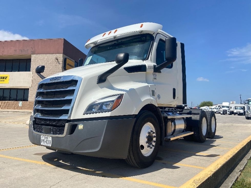Day Cab Tractor-Heavy Duty Tractors-Freightliner-2020-T11664ST-San Antonio-TX-240,975\n\t\tmiles-$ 58,750 - Image 3
