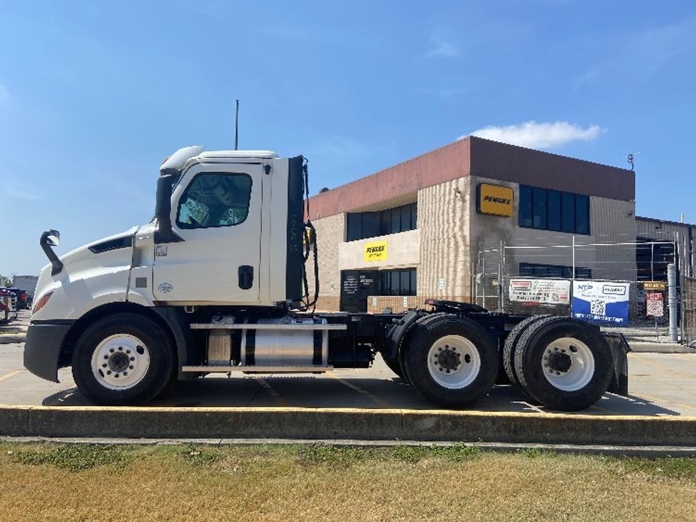 Day Cab Tractor-Heavy Duty Tractors-Freightliner-2020-T11664ST-San Antonio-TX-240,975\n\t\tmiles-$ 58,750 - Image 4