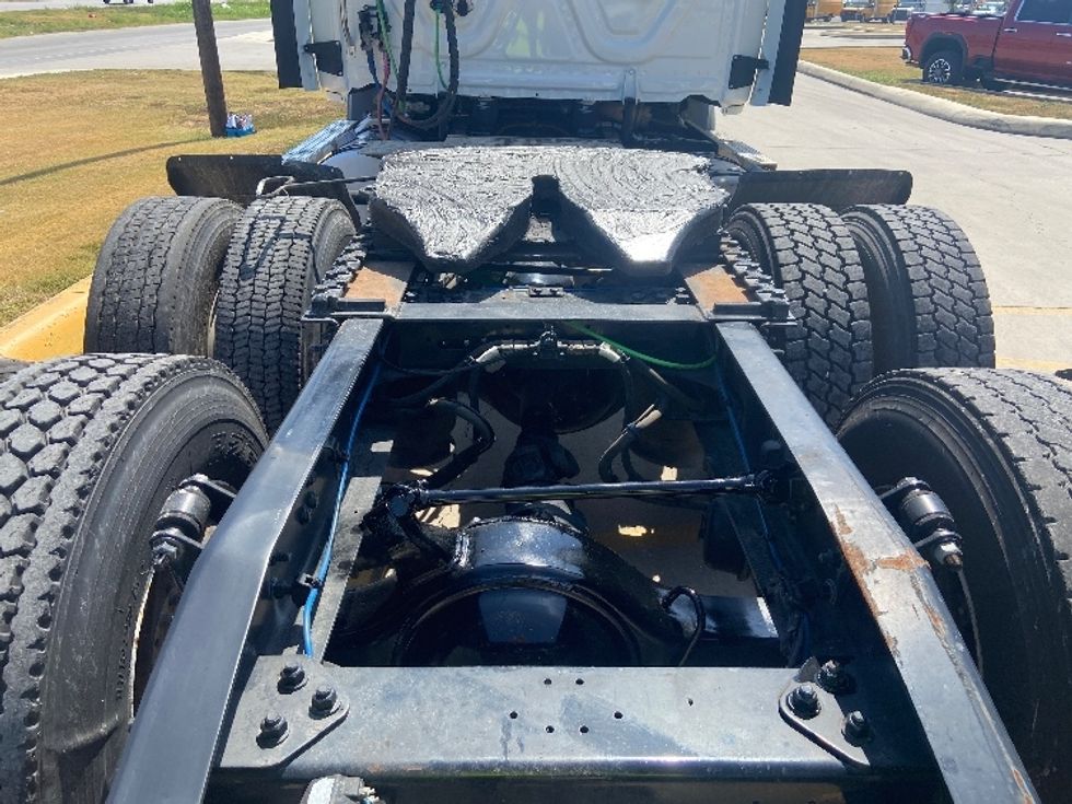 Day Cab Tractor-Heavy Duty Tractors-Freightliner-2020-T11664ST-San Antonio-TX-240,975\n\t\tmiles-$ 58,750 - Image 6