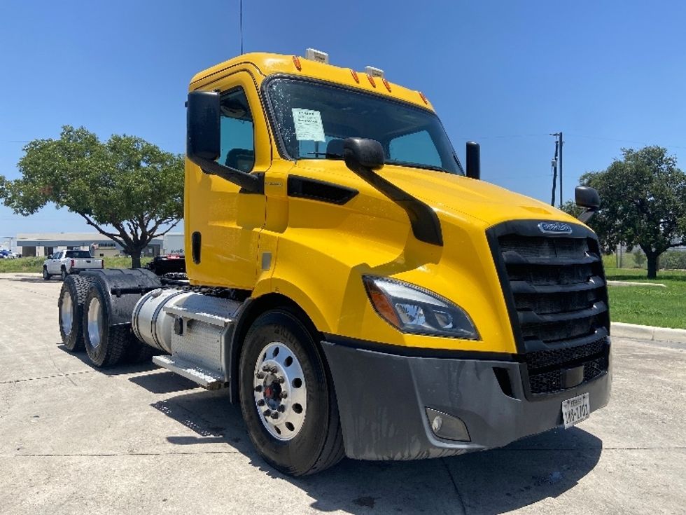 Day Cab Tractor-Heavy Duty Tractors-Freightliner-2020-T11664ST-San Antonio-TX-408,137\n\t\tmiles-$ 45,500 - Image 1
