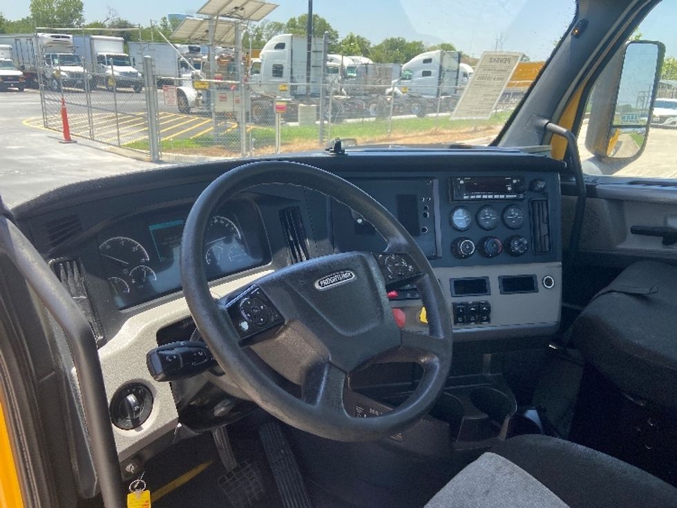 Day Cab Tractor-Heavy Duty Tractors-Freightliner-2020-T11664ST-San Antonio-TX-411,045\n\t\tmiles-$ 45,250 - Image 10