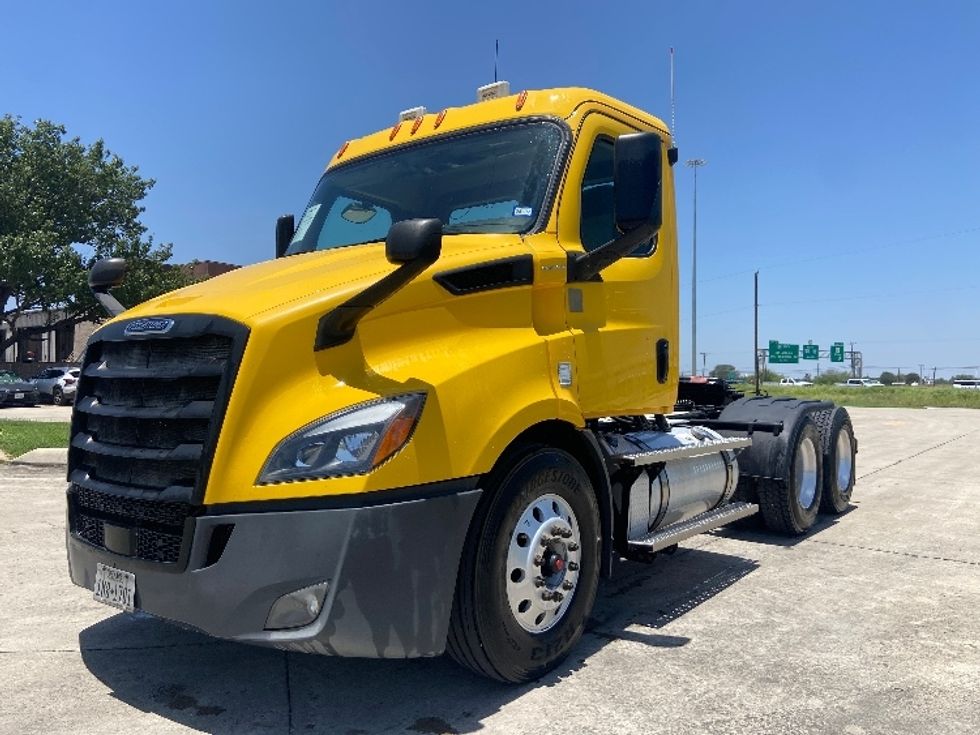 Day Cab Tractor-Heavy Duty Tractors-Freightliner-2020-T11664ST-San Antonio-TX-411,045\n\t\tmiles-$ 45,250 - Image 3