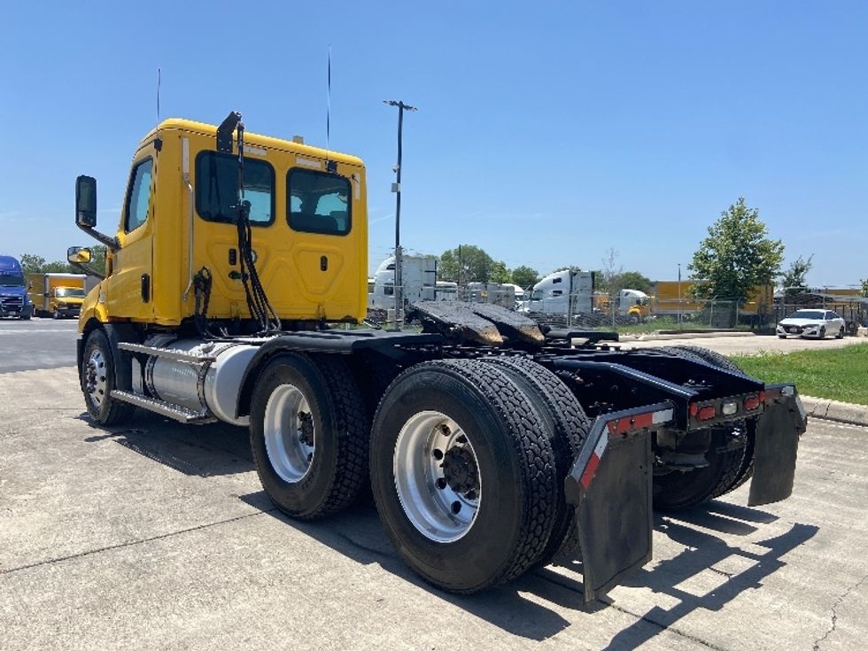 Day Cab Tractor-Heavy Duty Tractors-Freightliner-2020-T11664ST-San Antonio-TX-411,045\n\t\tmiles-$ 45,250 - Image 5