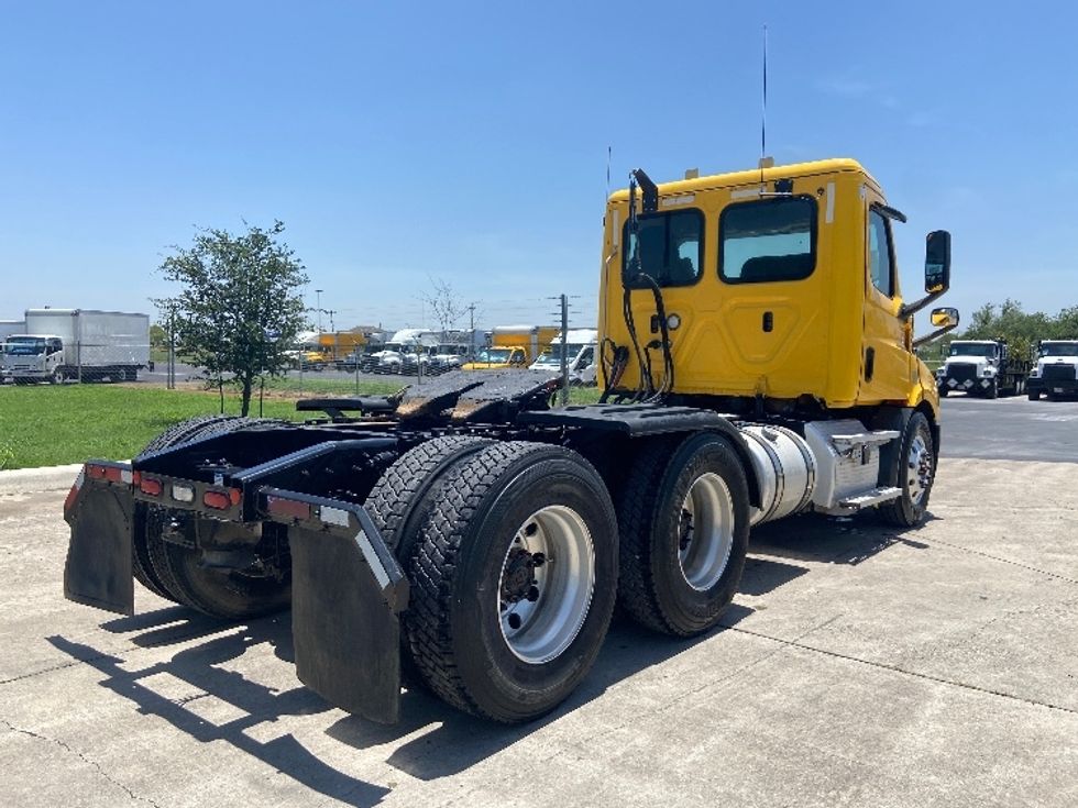 Day Cab Tractor-Heavy Duty Tractors-Freightliner-2020-T11664ST-San Antonio-TX-411,045\n\t\tmiles-$ 45,250 - Image 7
