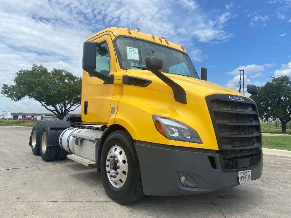 Day Cab Tractor-Heavy Duty Tractors-Freightliner-2020-T11664ST-San Antonio-TX-415,503\n\t\tmiles-$ 45,000 - Image 1