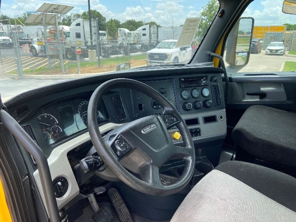 Day Cab Tractor-Heavy Duty Tractors-Freightliner-2020-T11664ST-San Antonio-TX-415,503\n\t\tmiles-$ 45,000 - Image 10