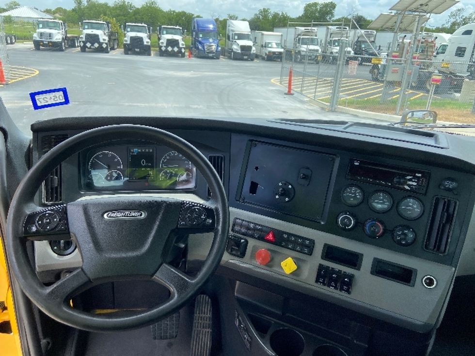 Day Cab Tractor-Heavy Duty Tractors-Freightliner-2020-T11664ST-San Antonio-TX-415,503\n\t\tmiles-$ 45,000 - Image 11