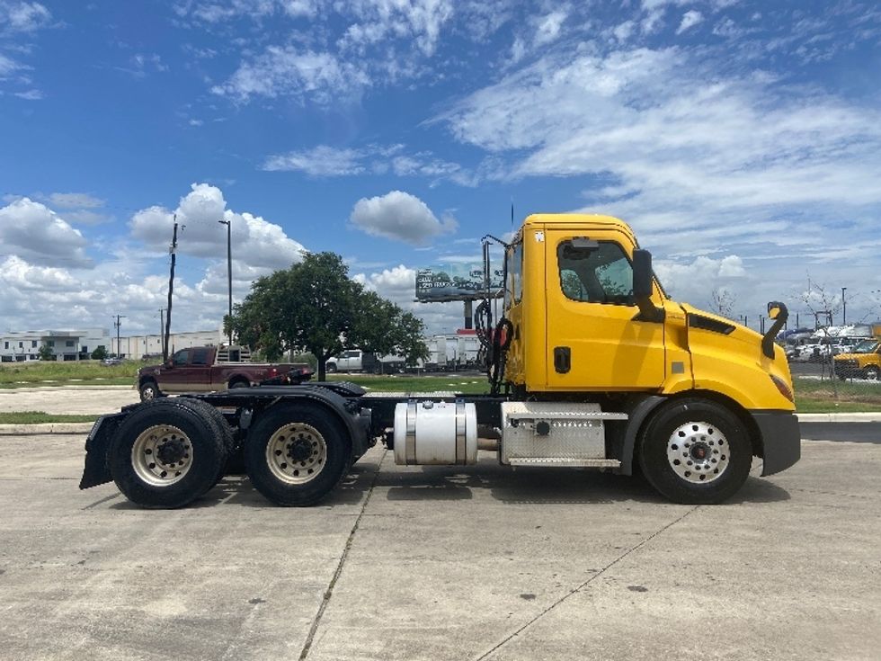 Day Cab Tractor-Heavy Duty Tractors-Freightliner-2020-T11664ST-San Antonio-TX-415,503\n\t\tmiles-$ 45,000 - Image 8