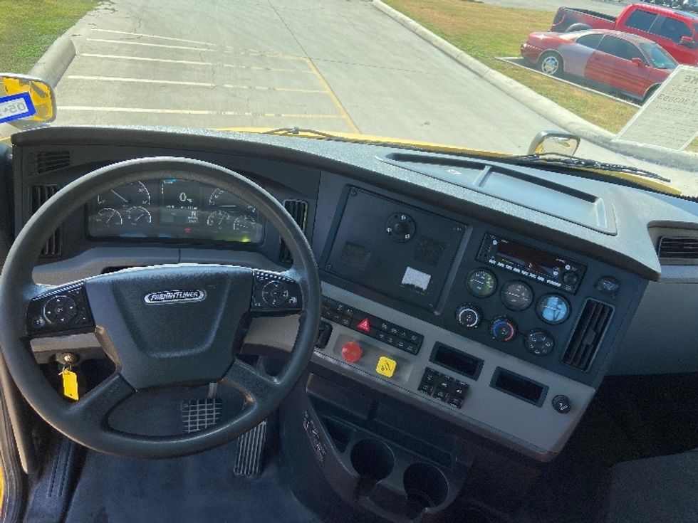Day Cab Tractor-Heavy Duty Tractors-Freightliner-2020-T11664ST-San Antonio-TX-429,136\n\t\tmiles-$ 44,250 - Image 11