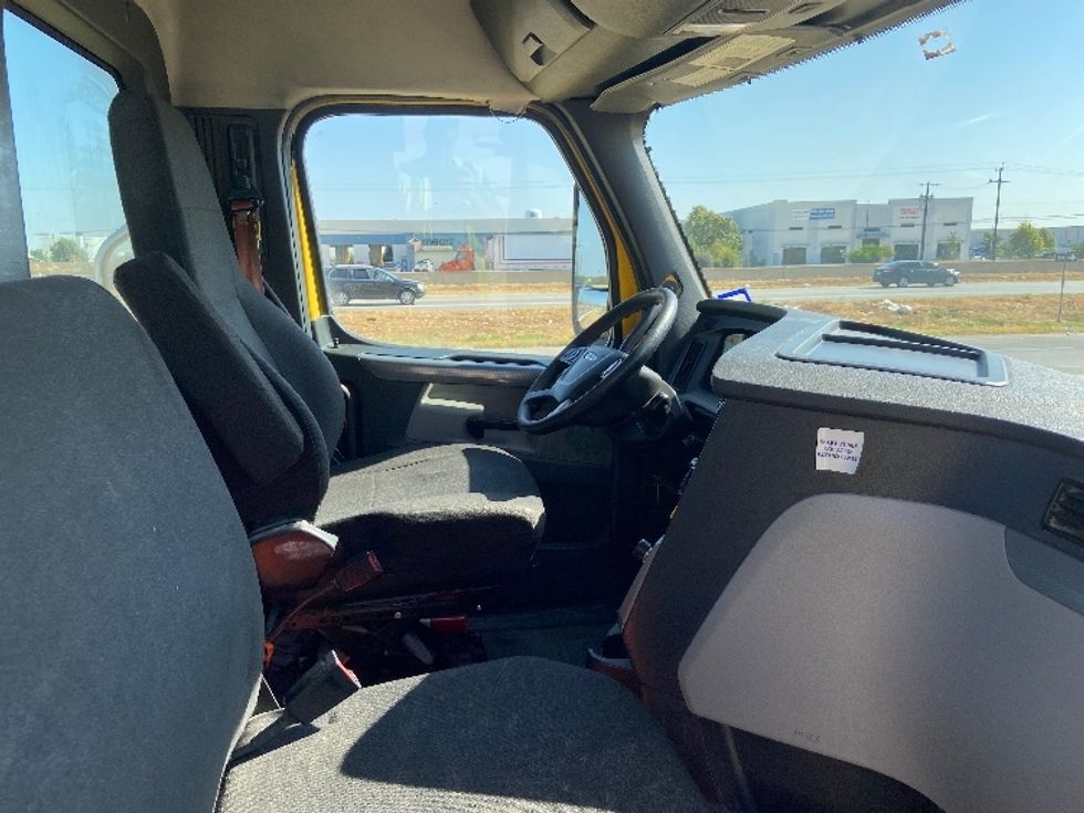 Day Cab Tractor-Heavy Duty Tractors-Freightliner-2020-T11664ST-San Antonio-TX-429,136\n\t\tmiles-$ 44,250 - Image 14