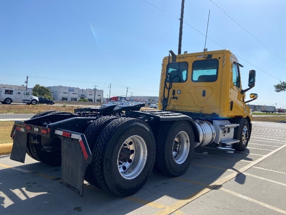 Day Cab Tractor-Heavy Duty Tractors-Freightliner-2020-T11664ST-San Antonio-TX-429,136\n\t\tmiles-$ 44,250 - Image 7