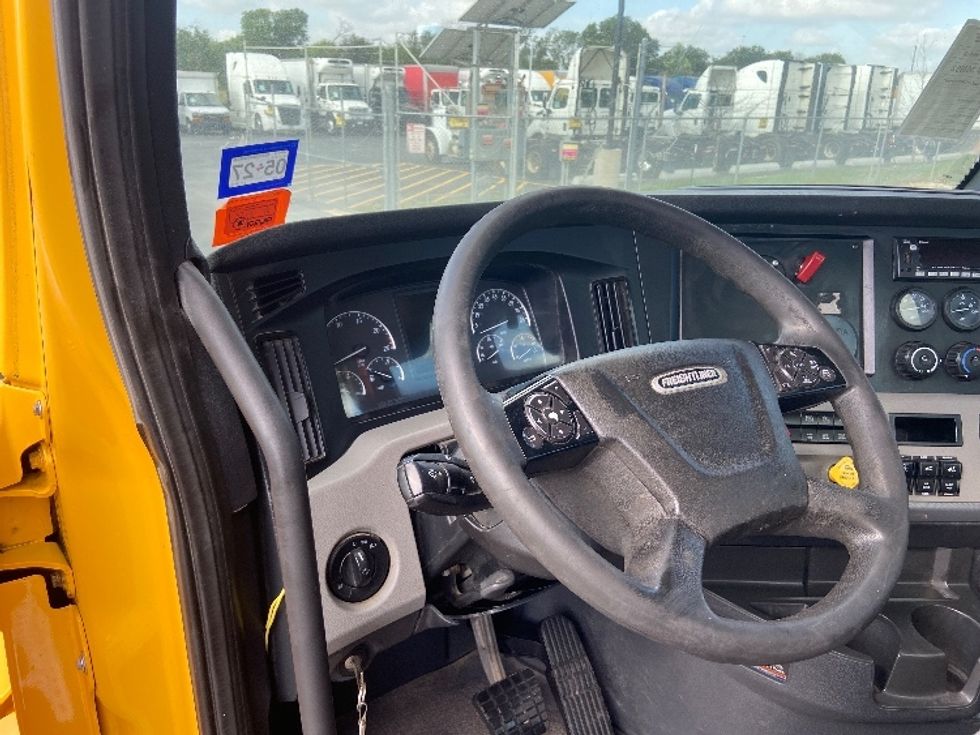 Day Cab Tractor-Heavy Duty Tractors-Freightliner-2020-T11664ST-San Antonio-TX-435,885\n\t\tmiles-$ 38,000 - Image 10