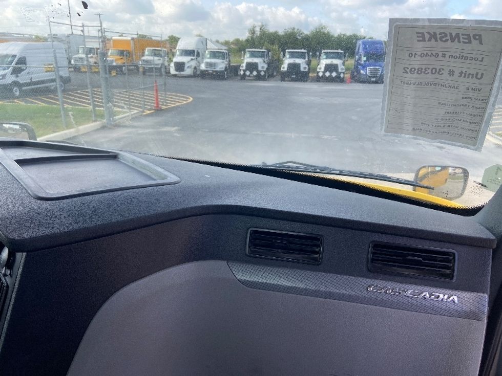 Day Cab Tractor-Heavy Duty Tractors-Freightliner-2020-T11664ST-San Antonio-TX-435,885\n\t\tmiles-$ 38,000 - Image 13
