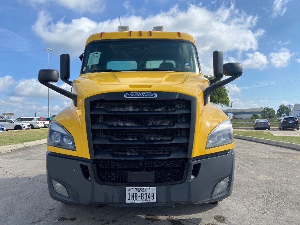 Day Cab Tractor-Heavy Duty Tractors-Freightliner-2020-T11664ST-San Antonio-TX-435,885\n\t\tmiles-$ 38,000 - Image 2