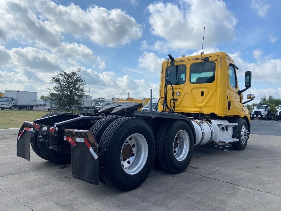 Day Cab Tractor-Heavy Duty Tractors-Freightliner-2020-T11664ST-San Antonio-TX-435,885\n\t\tmiles-$ 38,000 - Image 7