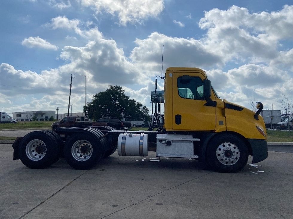 Day Cab Tractor-Heavy Duty Tractors-Freightliner-2020-T11664ST-San Antonio-TX-435,885\n\t\tmiles-$ 38,000 - Image 8
