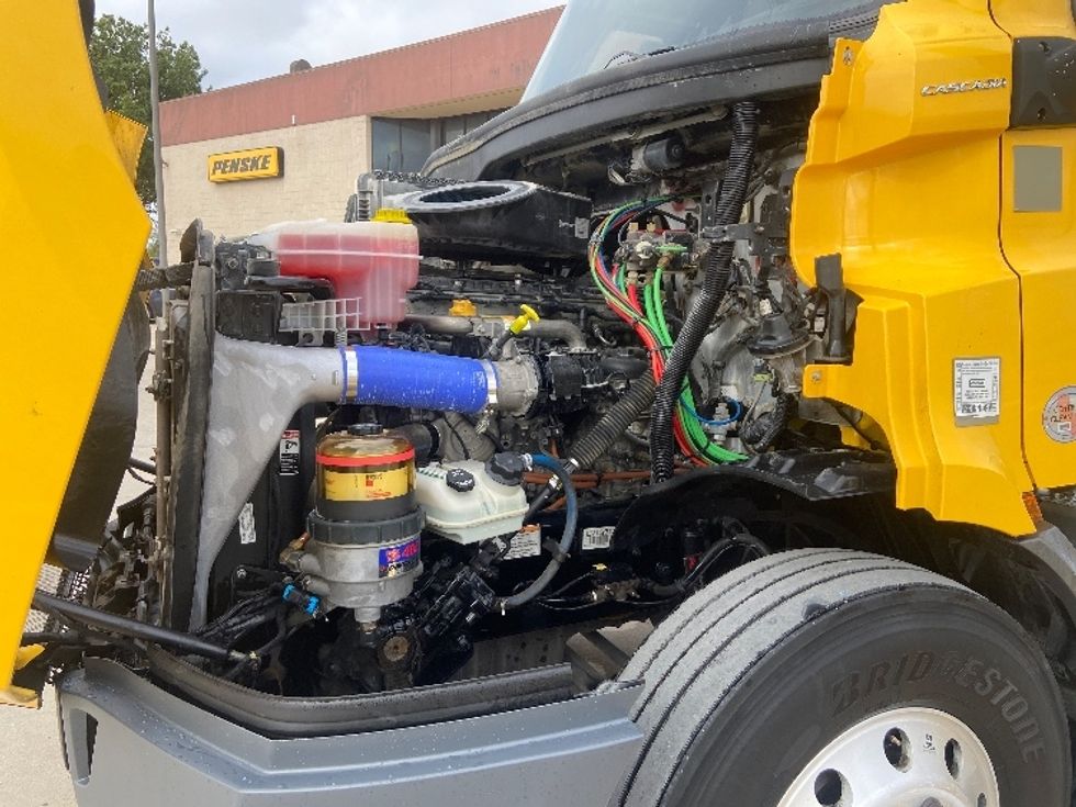 Day Cab Tractor-Heavy Duty Tractors-Freightliner-2020-T11664ST-San Antonio-TX-437,156\n\t\tmiles-$ 43,750 - Image 16