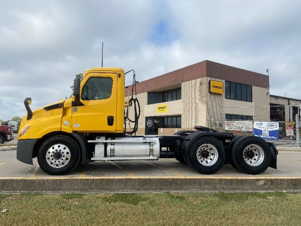 Day Cab Tractor-Heavy Duty Tractors-Freightliner-2020-T11664ST-San Antonio-TX-437,156\n\t\tmiles-$ 43,750 - Image 4