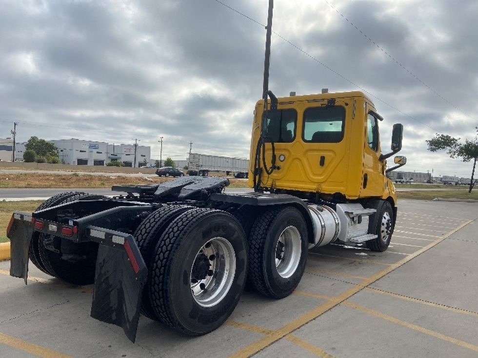 Day Cab Tractor-Heavy Duty Tractors-Freightliner-2020-T11664ST-San Antonio-TX-437,156\n\t\tmiles-$ 43,750 - Image 7