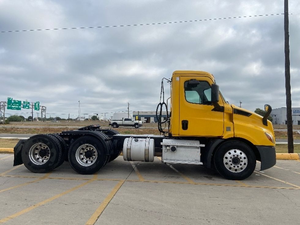 Day Cab Tractor-Heavy Duty Tractors-Freightliner-2020-T11664ST-San Antonio-TX-437,156\n\t\tmiles-$ 43,750 - Image 8