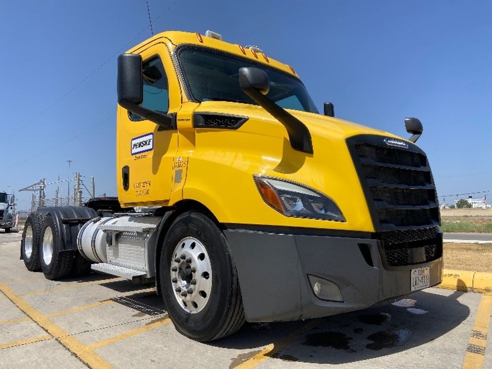 Day Cab Tractor-Heavy Duty Tractors-Freightliner-2020-T11664ST-Selma-TX-432,255\n\t\tmiles-$ 45,000 - Image 1