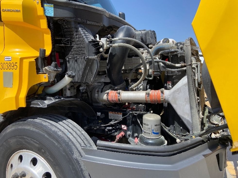 Day Cab Tractor-Heavy Duty Tractors-Freightliner-2020-T11664ST-Selma-TX-432,255\n\t\tmiles-$ 45,000 - Image 15