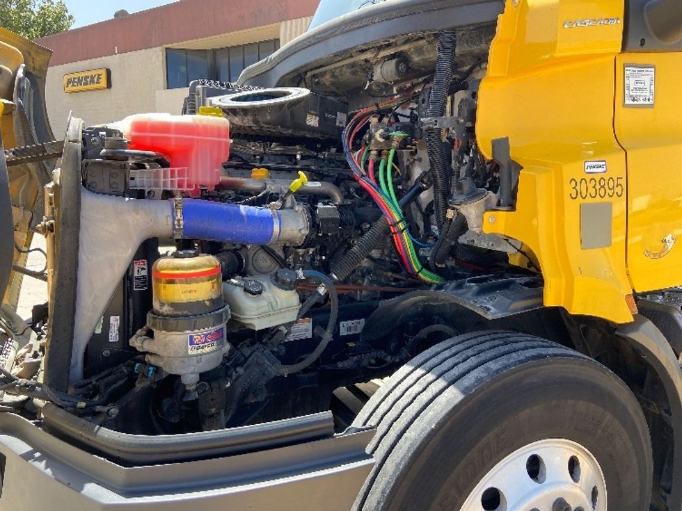 Day Cab Tractor-Heavy Duty Tractors-Freightliner-2020-T11664ST-Selma-TX-432,255\n\t\tmiles-$ 45,000 - Image 16