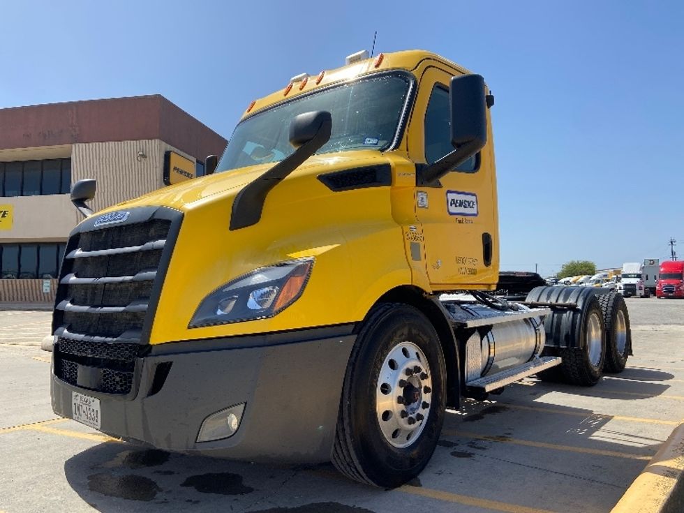 Day Cab Tractor-Heavy Duty Tractors-Freightliner-2020-T11664ST-Selma-TX-432,255\n\t\tmiles-$ 45,000 - Image 3