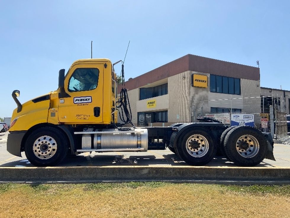 Day Cab Tractor-Heavy Duty Tractors-Freightliner-2020-T11664ST-Selma-TX-432,255\n\t\tmiles-$ 45,000 - Image 4