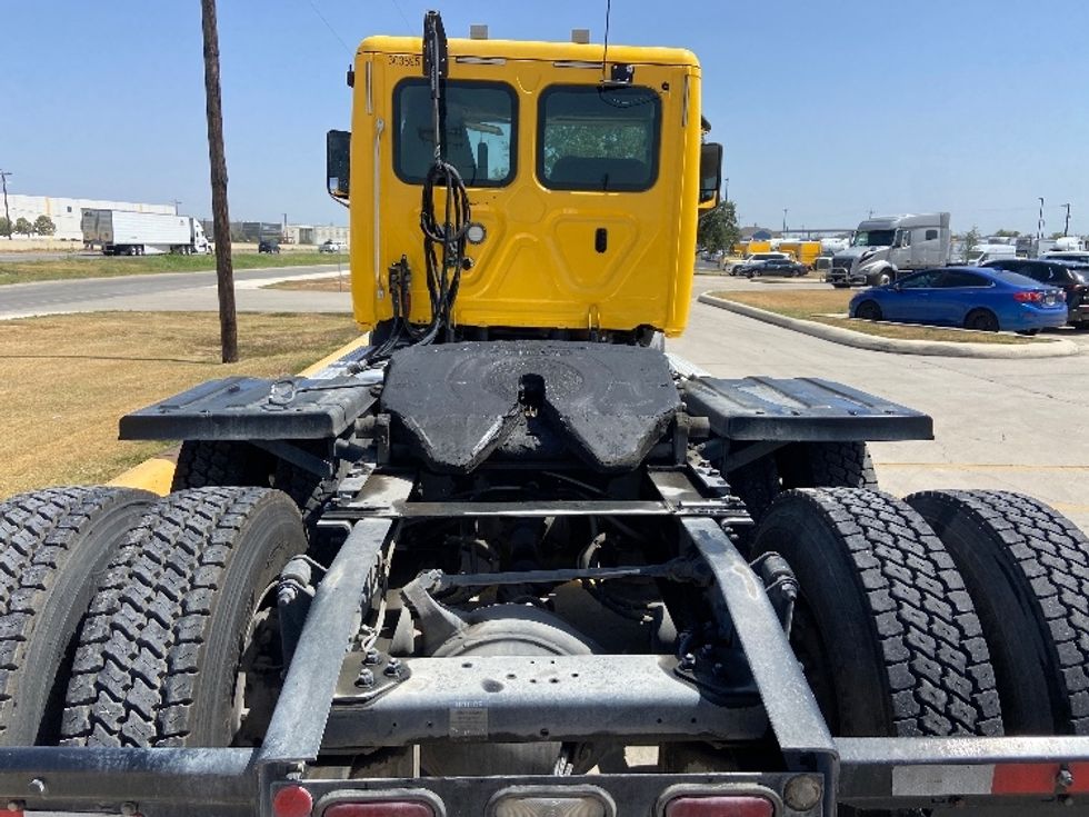 Day Cab Tractor-Heavy Duty Tractors-Freightliner-2020-T11664ST-Selma-TX-432,255\n\t\tmiles-$ 45,000 - Image 6