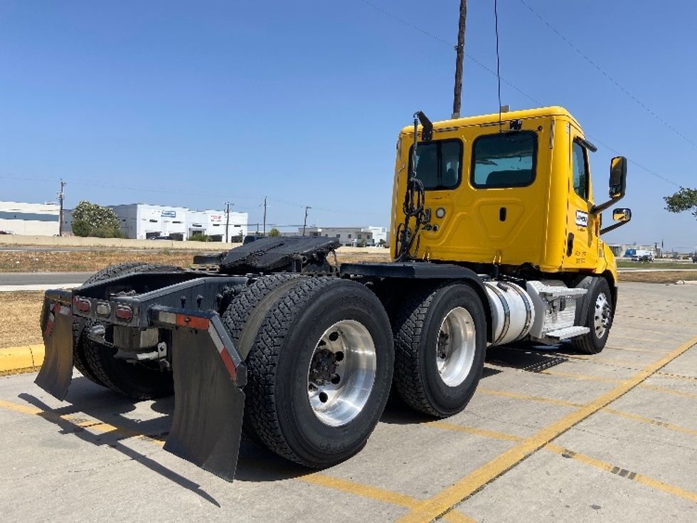 Day Cab Tractor-Heavy Duty Tractors-Freightliner-2020-T11664ST-Selma-TX-432,255\n\t\tmiles-$ 45,000 - Image 7