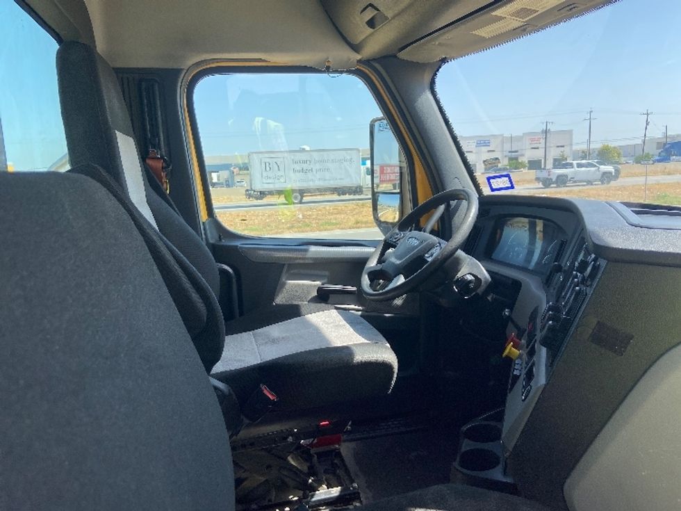 Day Cab Tractor-Heavy Duty Tractors-Freightliner-2020-T11664ST-Selma-TX-435,753\n\t\tmiles-$ 45,000 - Image 14