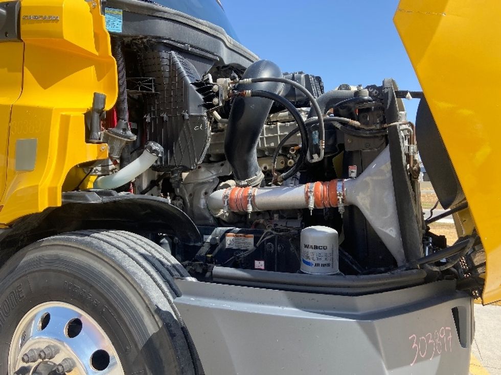 Day Cab Tractor-Heavy Duty Tractors-Freightliner-2020-T11664ST-Selma-TX-435,753\n\t\tmiles-$ 45,000 - Image 15