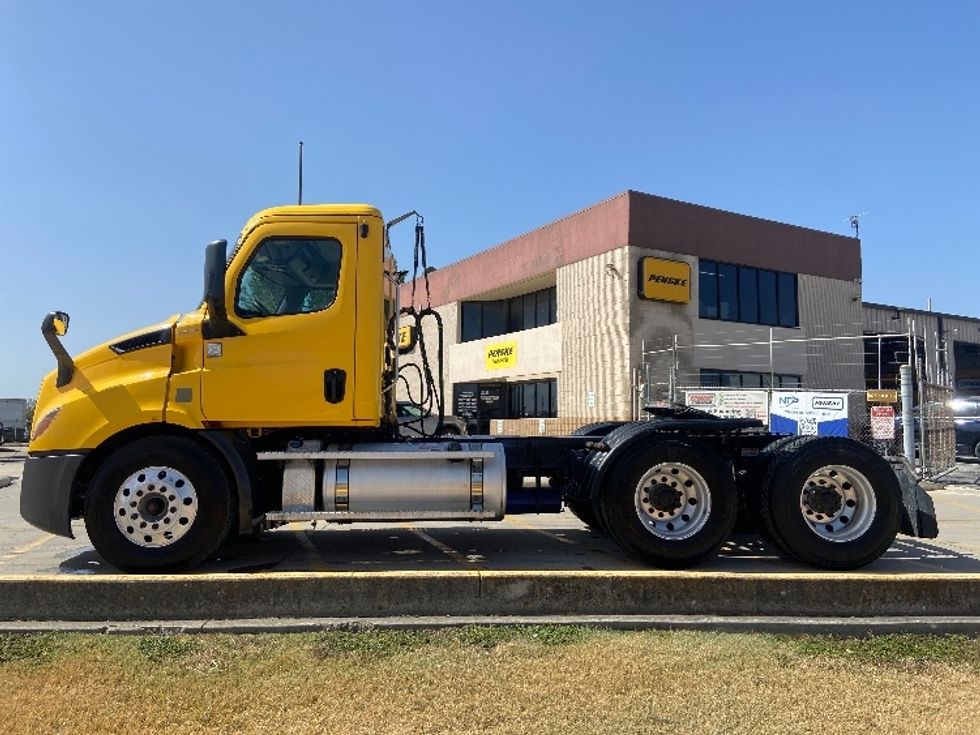 Day Cab Tractor-Heavy Duty Tractors-Freightliner-2020-T11664ST-Selma-TX-435,753\n\t\tmiles-$ 45,000 - Image 4