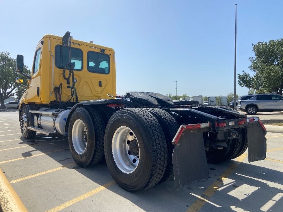 Day Cab Tractor-Heavy Duty Tractors-Freightliner-2020-T11664ST-Selma-TX-435,753\n\t\tmiles-$ 45,000 - Image 5