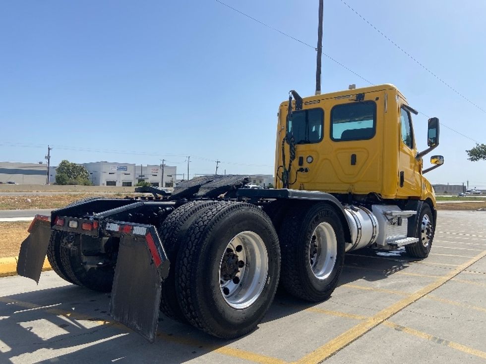 Day Cab Tractor-Heavy Duty Tractors-Freightliner-2020-T11664ST-Selma-TX-435,753\n\t\tmiles-$ 45,000 - Image 7