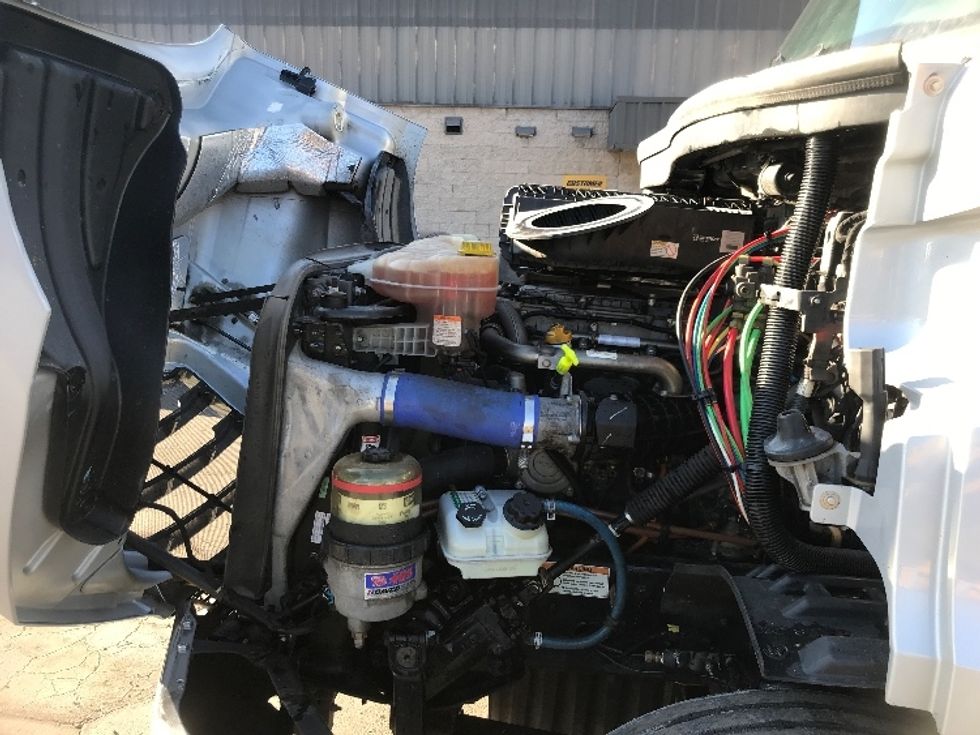 Day Cab Tractor-Heavy Duty Tractors-Freightliner-2020-T11664ST-Severn-MD-471,819\n\t\tmiles-$ 41,000 - Image 15