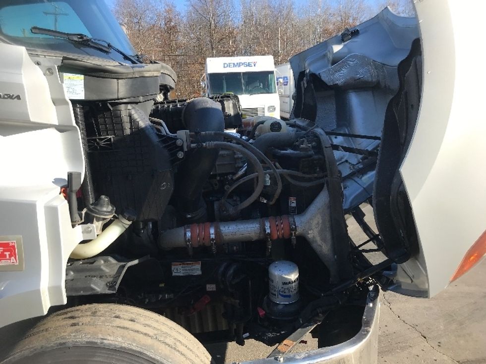 Day Cab Tractor-Heavy Duty Tractors-Freightliner-2020-T11664ST-Severn-MD-471,819\n\t\tmiles-$ 41,000 - Image 16