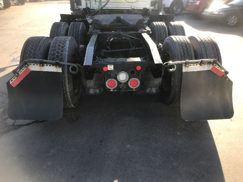 Day Cab Tractor-Heavy Duty Tractors-Freightliner-2020-T11664ST-Severn-MD-471,819\n\t\tmiles-$ 41,000 - Image 19