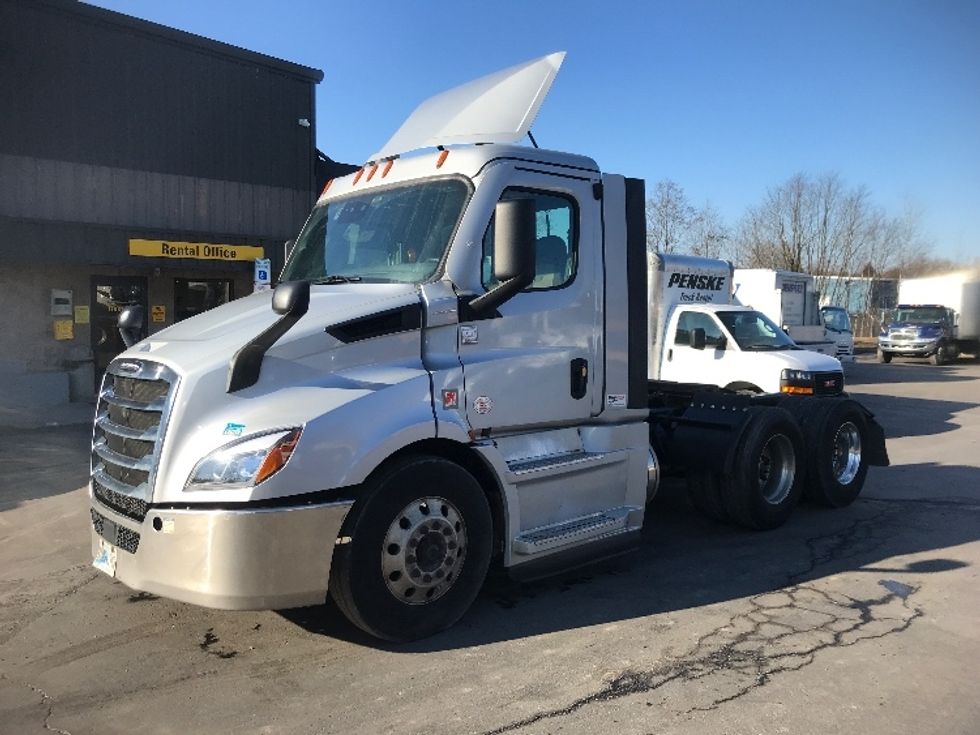 Day Cab Tractor-Heavy Duty Tractors-Freightliner-2020-T11664ST-Severn-MD-471,819\n\t\tmiles-$ 41,000 - Image 3