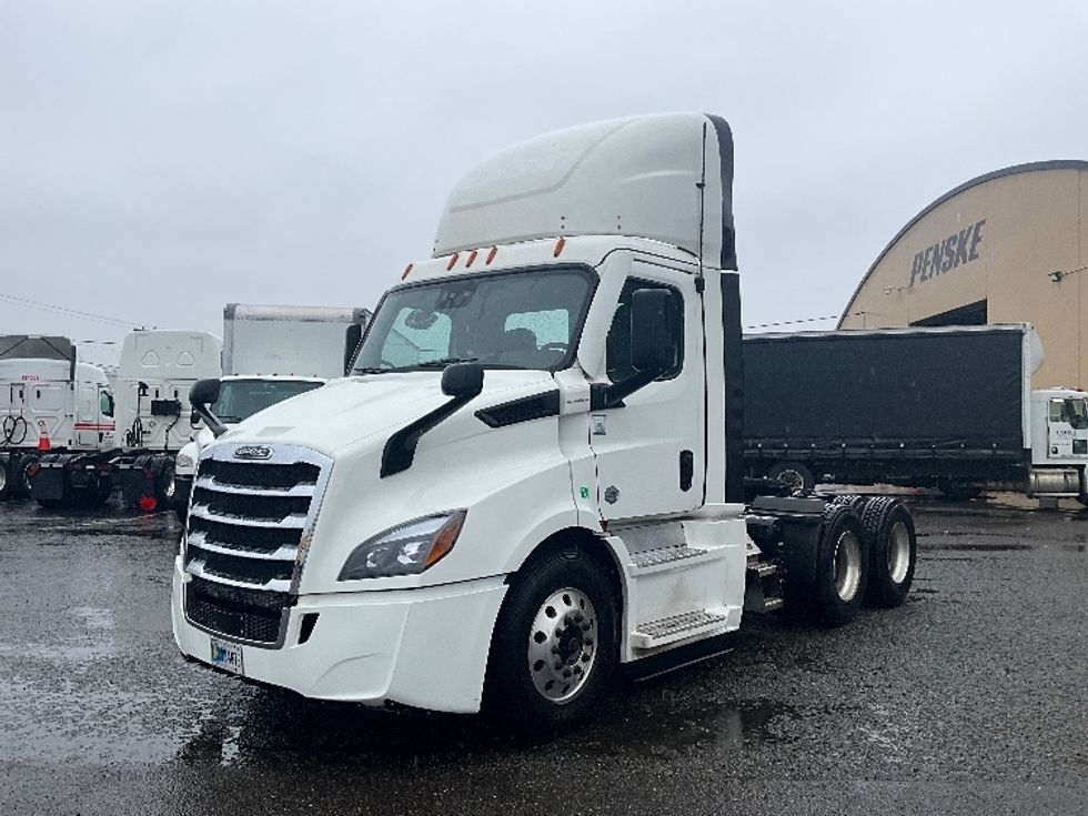 Day Cab Tractor-Heavy Duty Tractors-Freightliner-2020-T11664ST-Spokane Valley-WA-657,502\n\t\tmiles-$ 27,250 - Image 3