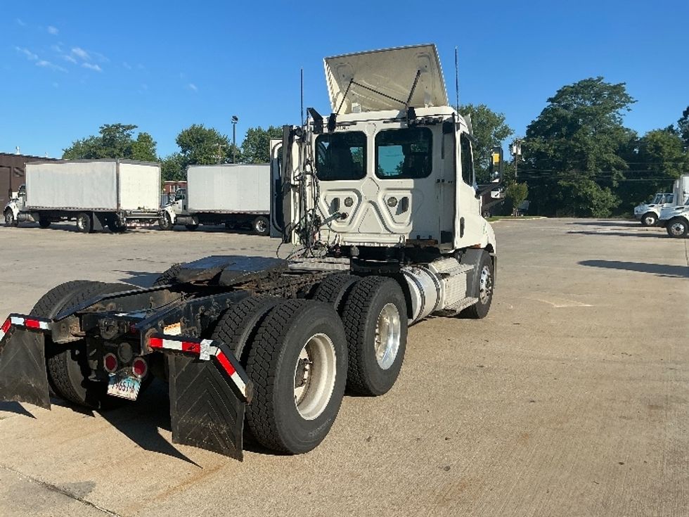 Day Cab Tractor-Heavy Duty Tractors-Freightliner-2020-T11664ST-Springfield-MA-289,374\n\t\tmiles-$ 54,250 - Image 18