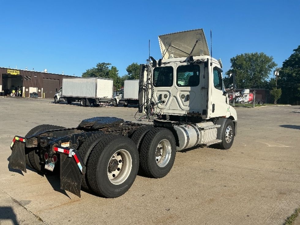 Day Cab Tractor-Heavy Duty Tractors-Freightliner-2020-T11664ST-Springfield-MA-289,374\n\t\tmiles-$ 54,250 - Image 7