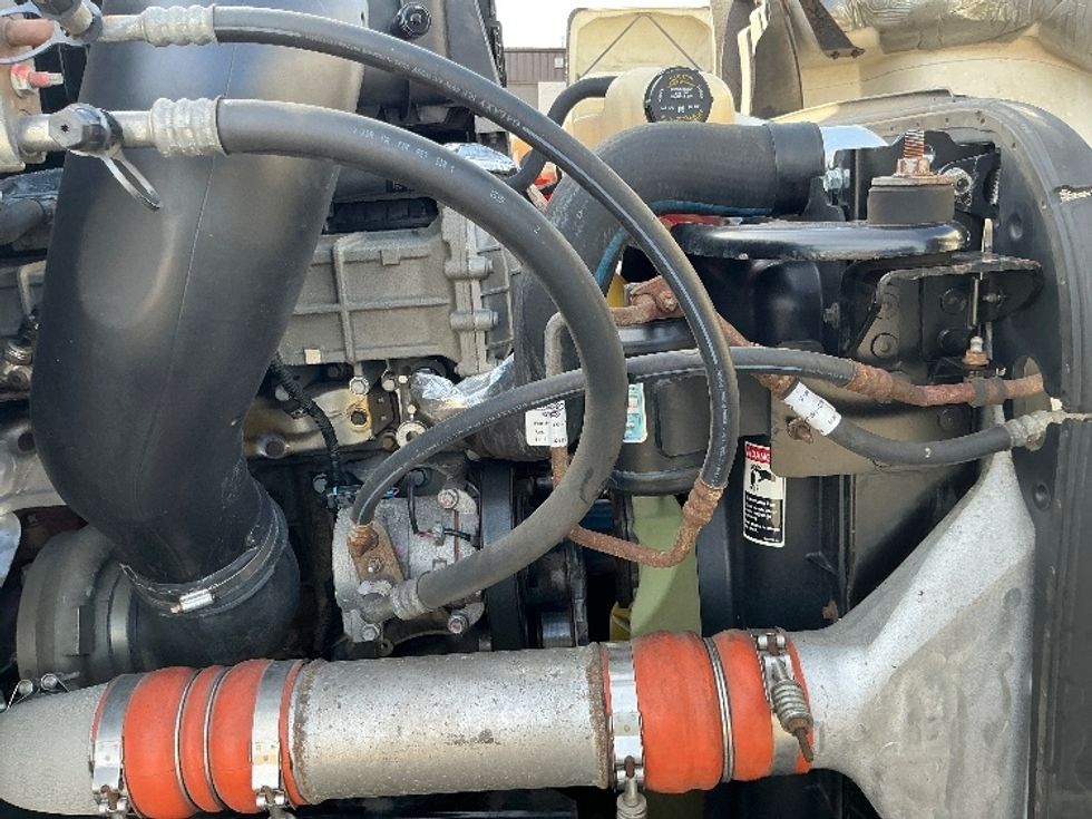 Day Cab Tractor-Heavy Duty Tractors-Freightliner-2020-T11664ST-Springfield-MA-386,503\n\t\tmiles-$ 48,250 - Image 15