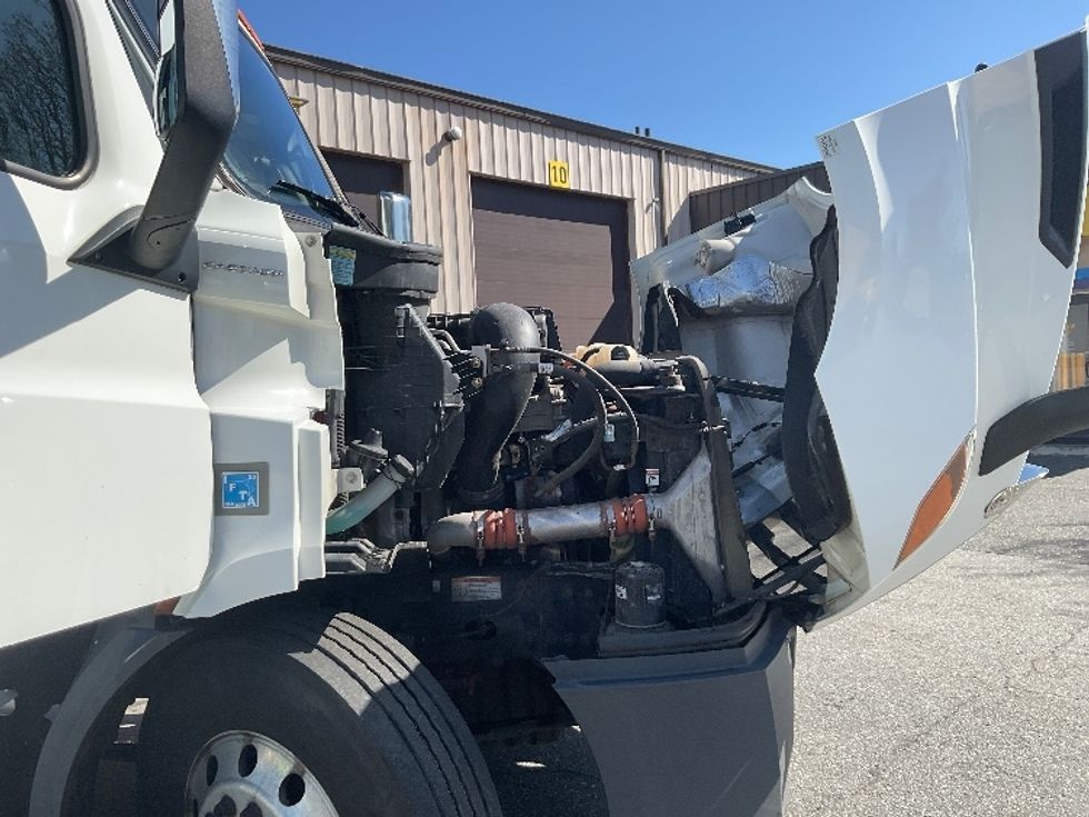 Day Cab Tractor-Heavy Duty Tractors-Freightliner-2020-T11664ST-Springfield-MA-437,792\n\t\tmiles-$ 45,750 - Image 15