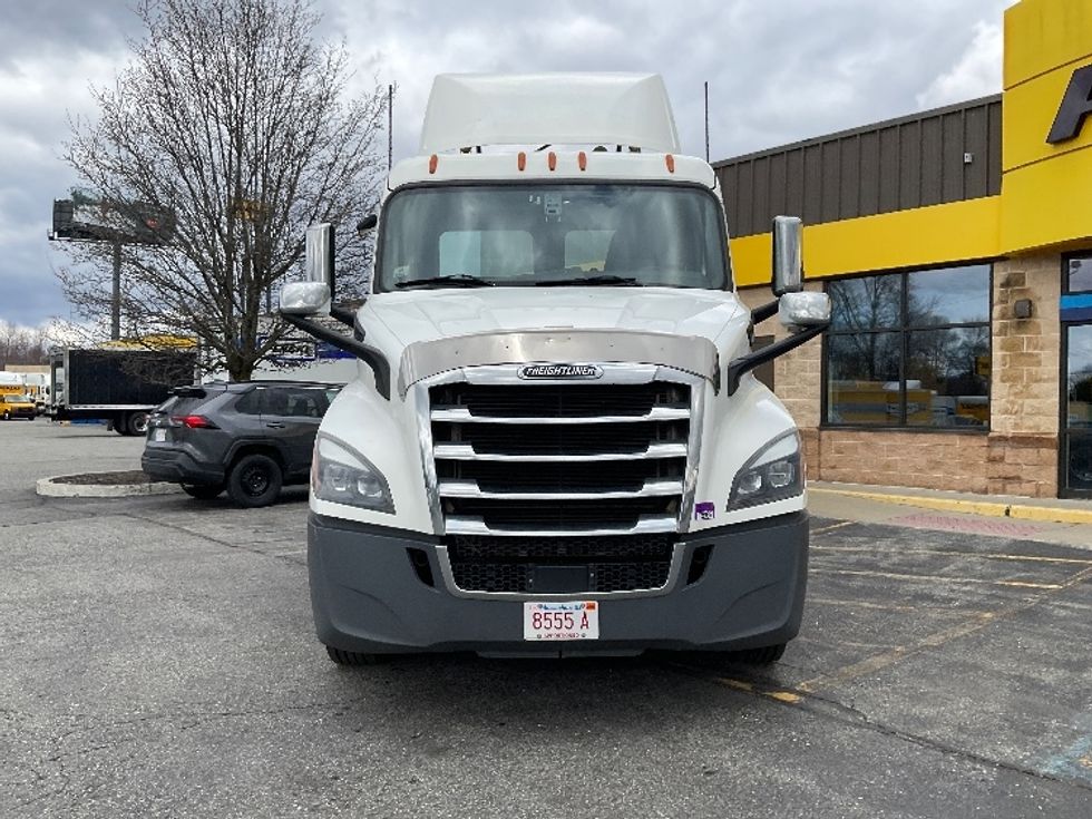 Day Cab Tractor-Heavy Duty Tractors-Freightliner-2020-T11664ST-Springfield-MA-488,995\n\t\tmiles-$ 43,000 - Image 2