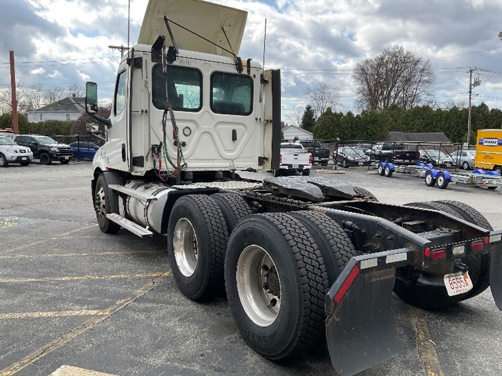 Day Cab Tractor-Heavy Duty Tractors-Freightliner-2020-T11664ST-Springfield-MA-488,995\n\t\tmiles-$ 43,000 - Image 5